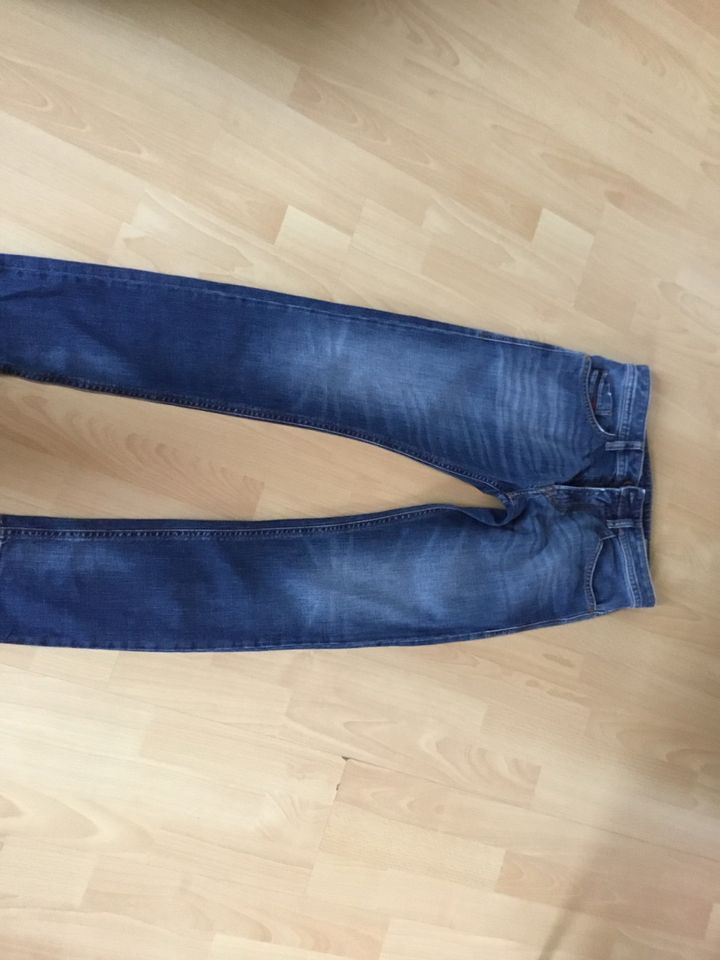 DIESEL Jeans Slim-Skinny W29-L32 neuwertig! Schöne Waschung in Giesen