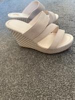 Sandalen mit Keilabsatz Sachsen-Anhalt - Möser Vorschau