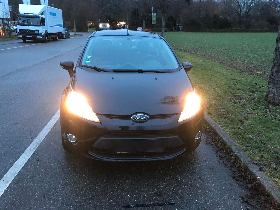 ♥️♥️ Ford Fiesta schwarz gepflegt ♥️♥️ in Stuttgart