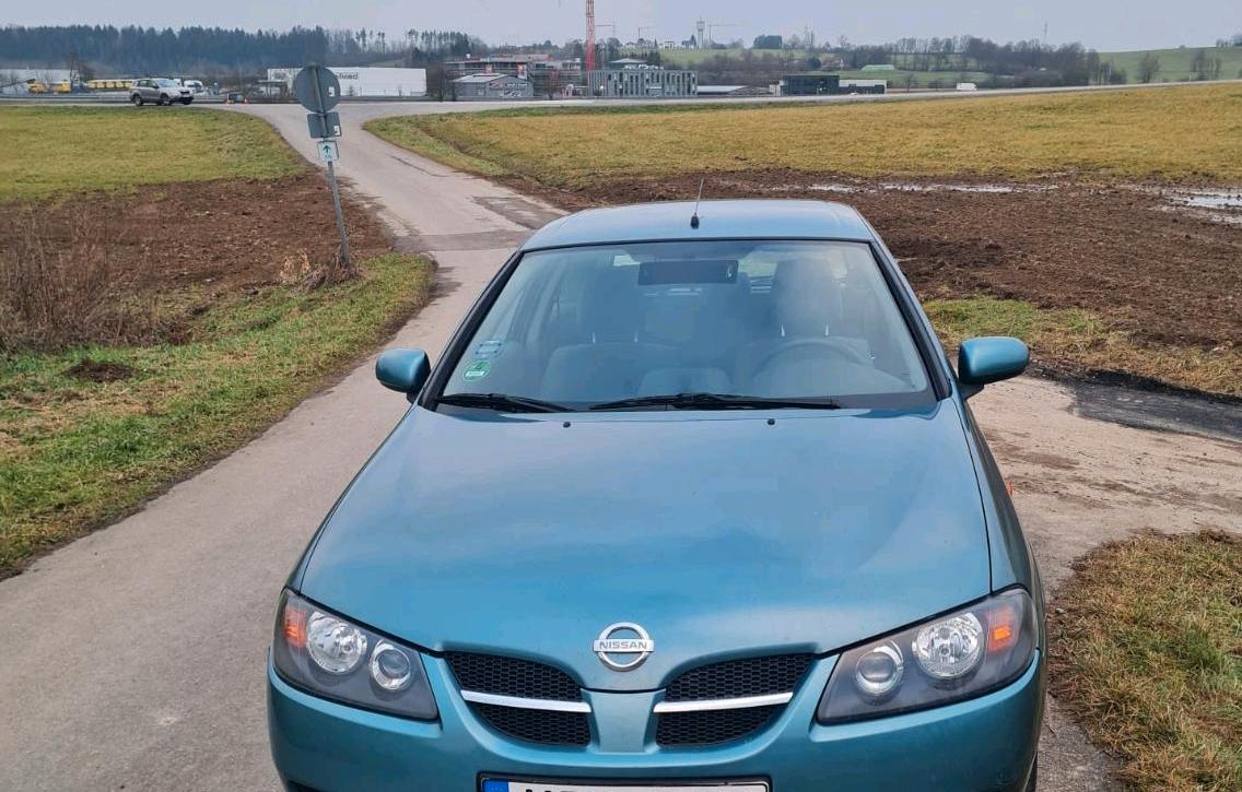 Abbildung des Autos Nissan Almera