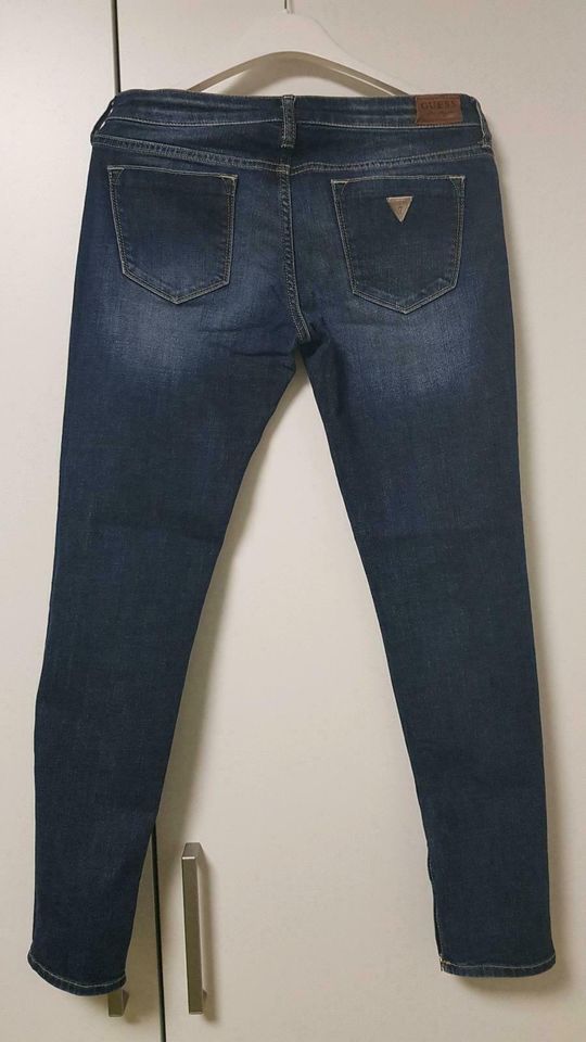 Guess Jeans dunkelblau Gr.26 in Herne