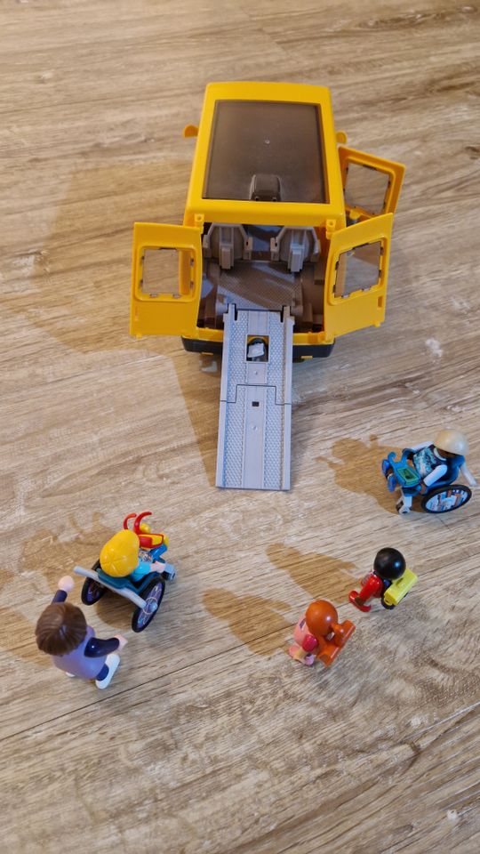 PLAYMOBIL City Life 9419 Schulbus mit abnehmbarem Dach in Groß-Umstadt