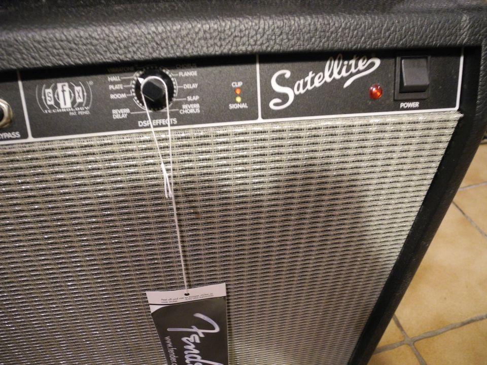 Fender SFX Satellite E-Gitarren-Lautsprecherbox, 80 Watt, Stereo in Florstadt