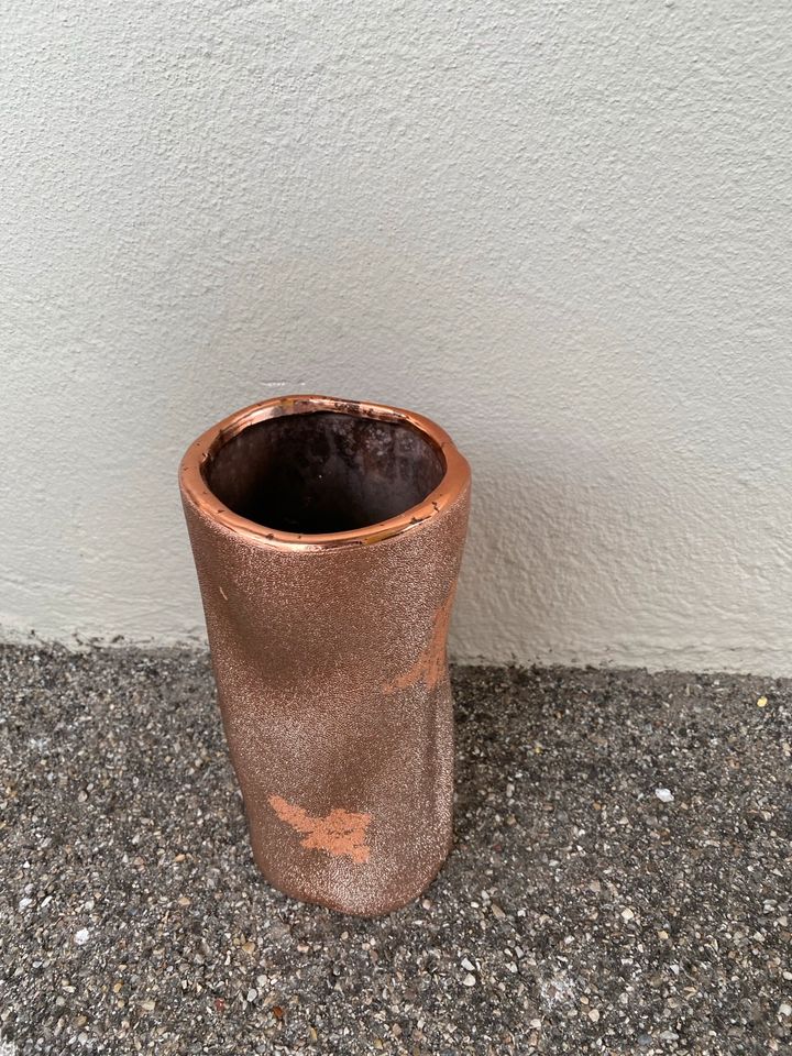 Vase in Roségold in Landshut