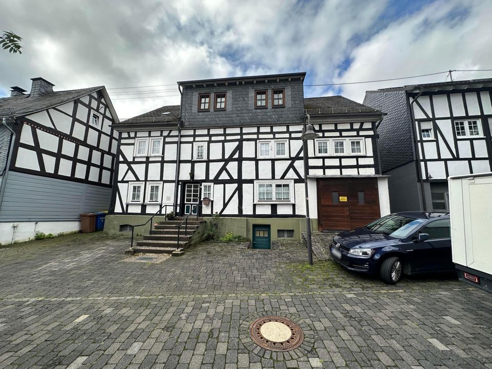 Historisches Zweifamilienhaus mit sonnigem Grundstück im alten Ortskern von Salchendorf! in Neunkirchen Siegerland