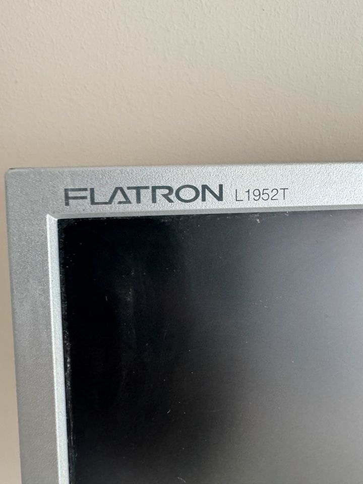 LG Monitor 15 Zoll L1952T Flatron Computer in Köln