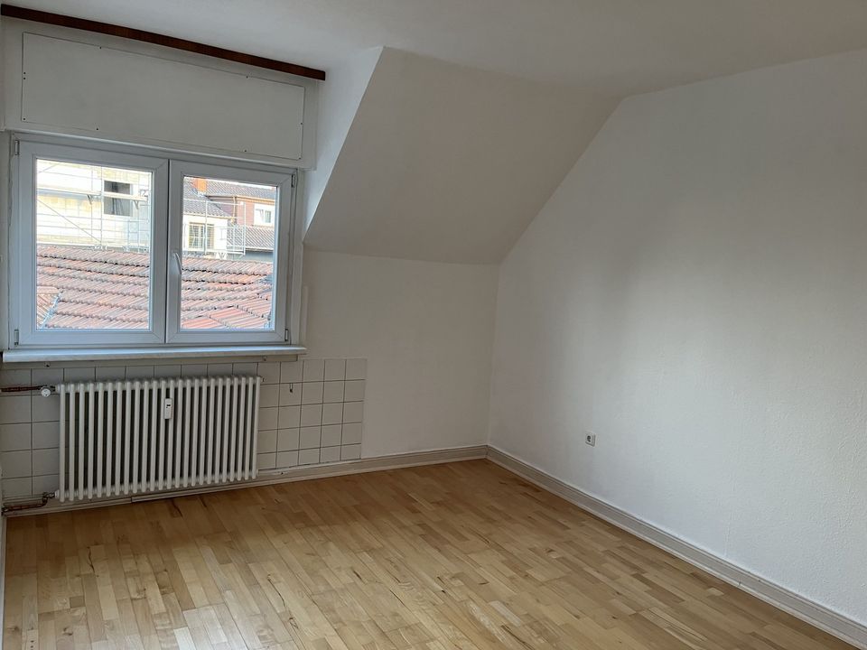 Helle und freundliche 3-Zimmer-Wohnung in zentraler und ruhiger Lage in Kelsterbach in Kelsterbach