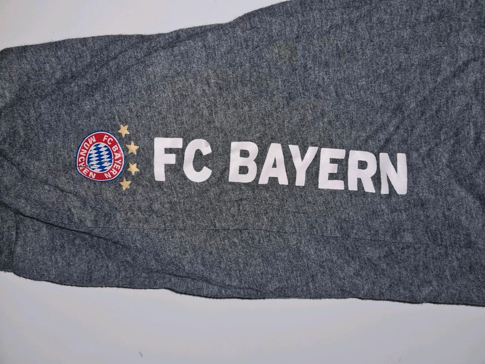 Schlafanzug Pyjama FC Bayern München Kinderkleidung in Duisburg