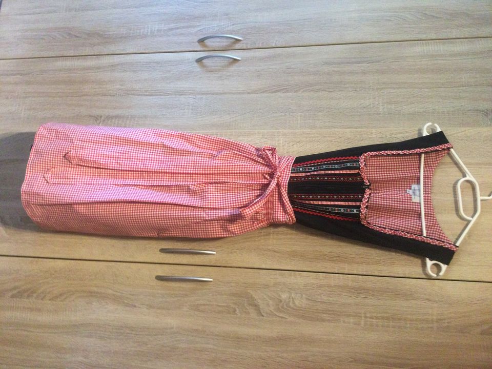 Dirndl-Kleid in Memmingerberg