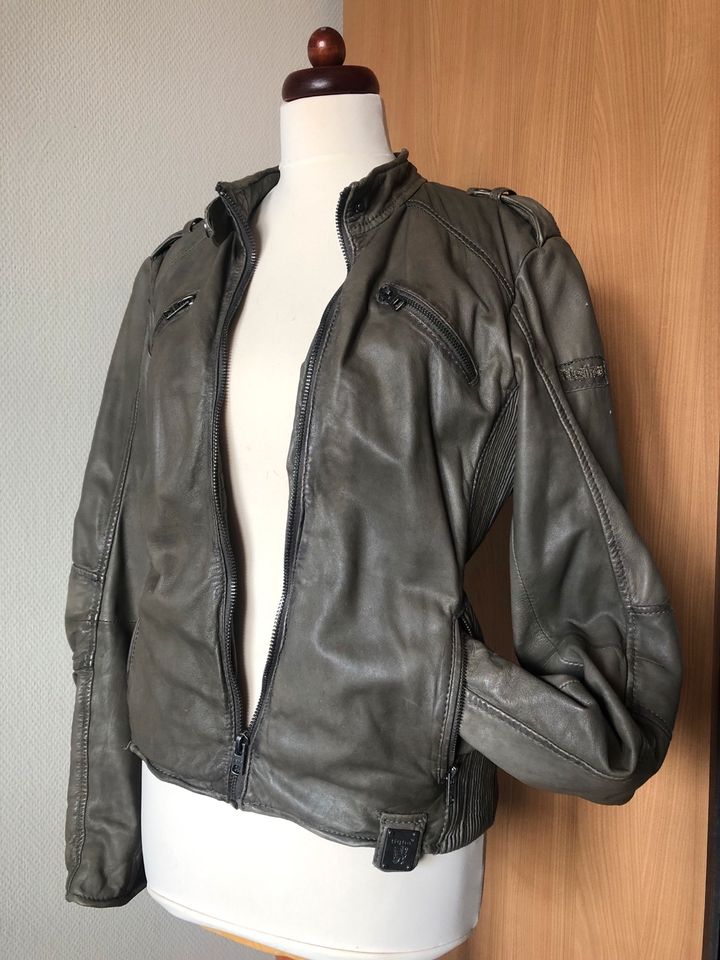 Tigha Damen Lederjacke S/M in Künzell