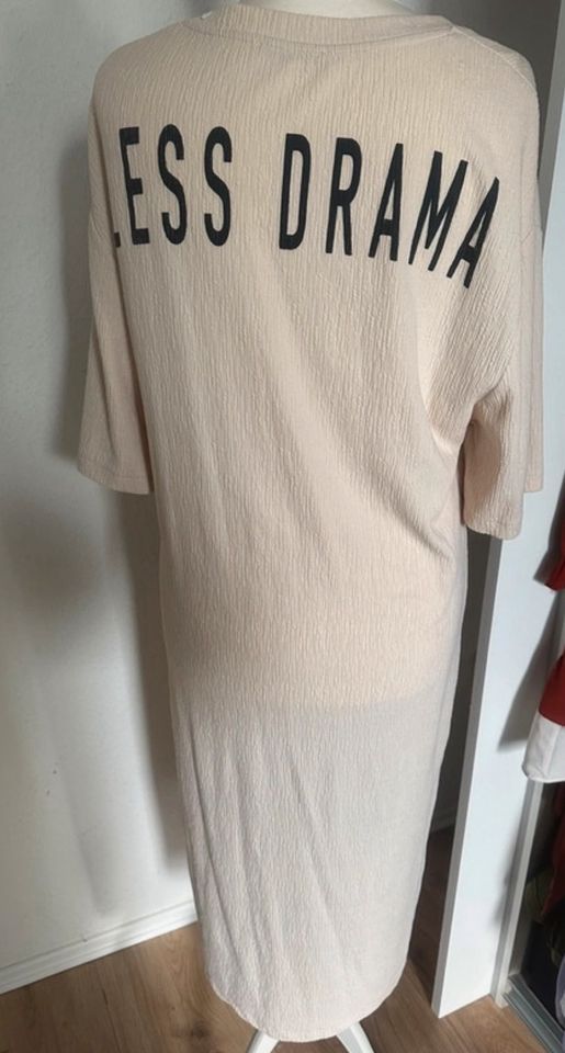 Kleid T-Shirt Shirtkleid Less Drama Zara L Creme beige in Hannover