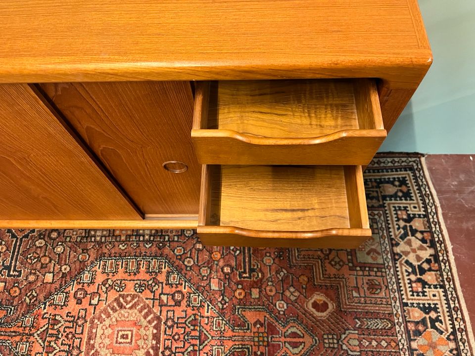 Vintage Teak Schuhschrank dänisch | mid century | retro 70er in Hamburg