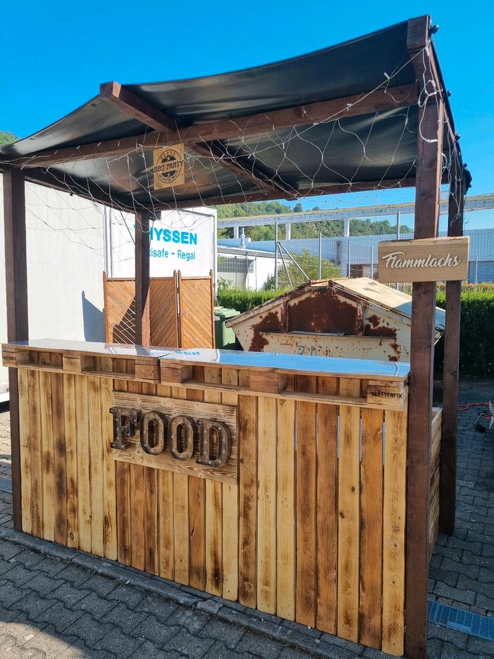 Food-Bar mit Flammlachs und Grillgut in Mühlacker