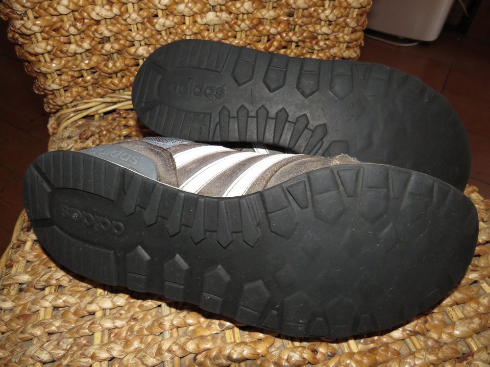 Adidas Sneaker/Schuhe Gr.44 2/3 gut erhalten in Hatten