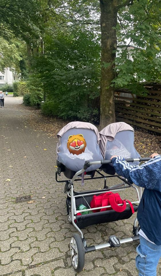 Kinderwagen Zwillingskinderwagen Geschwisterwagen Babyschale in Wuppertal