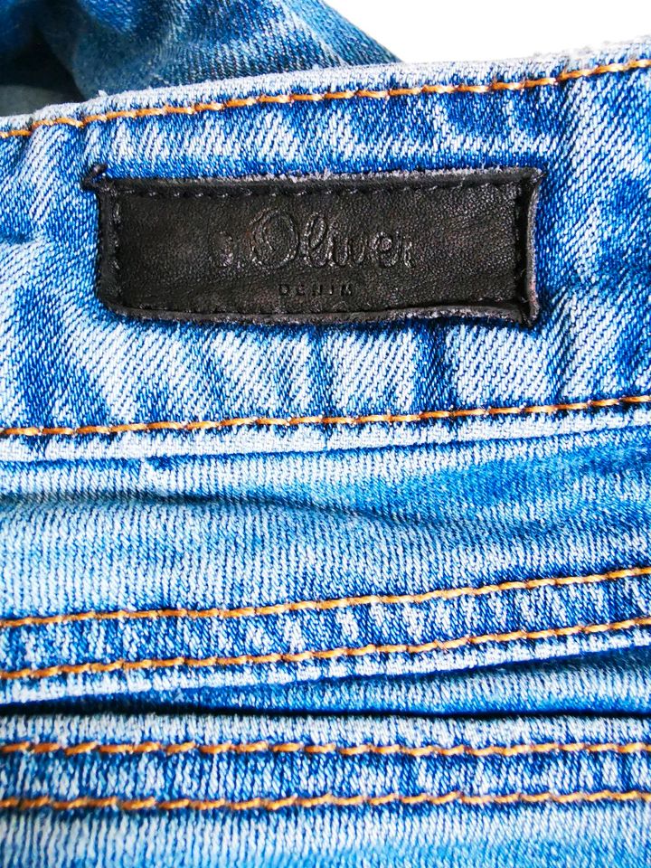 Jeans /3 von S. Oliver, 1 Levis in Gomaringen