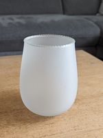 Loberon Vase weiß matt mit gewelltem Rand Dekoration 15 cm hoch Baden-Württemberg - Mössingen Vorschau