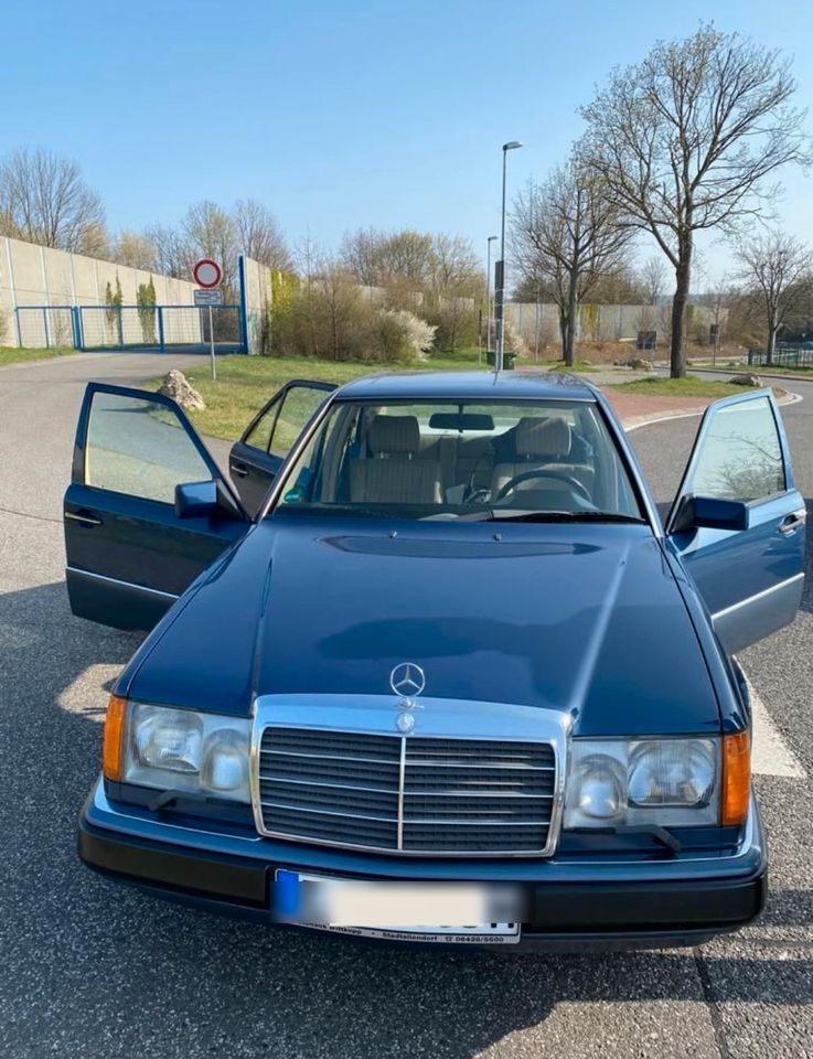 Mercedes-Benz, 230E, W124 - top, Sammlerauto in Essen