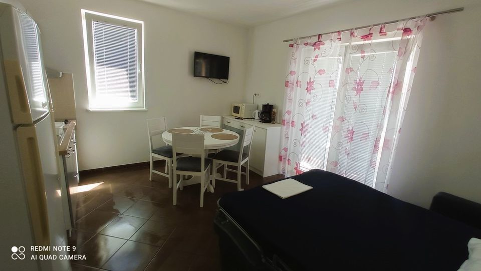 Ferienwohnung mit Pool 2,3,4 Personen Kroatien Dalmatien Zadar in Erkrath