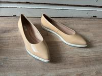 Neu Spitze Ballerinas Slipper KIOMI Lack Leder nude beige 41 Niedersachsen - Seevetal Vorschau