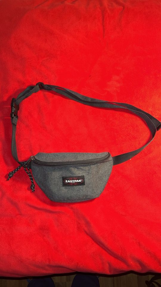 Eastpak bauchtasche in Schwelm