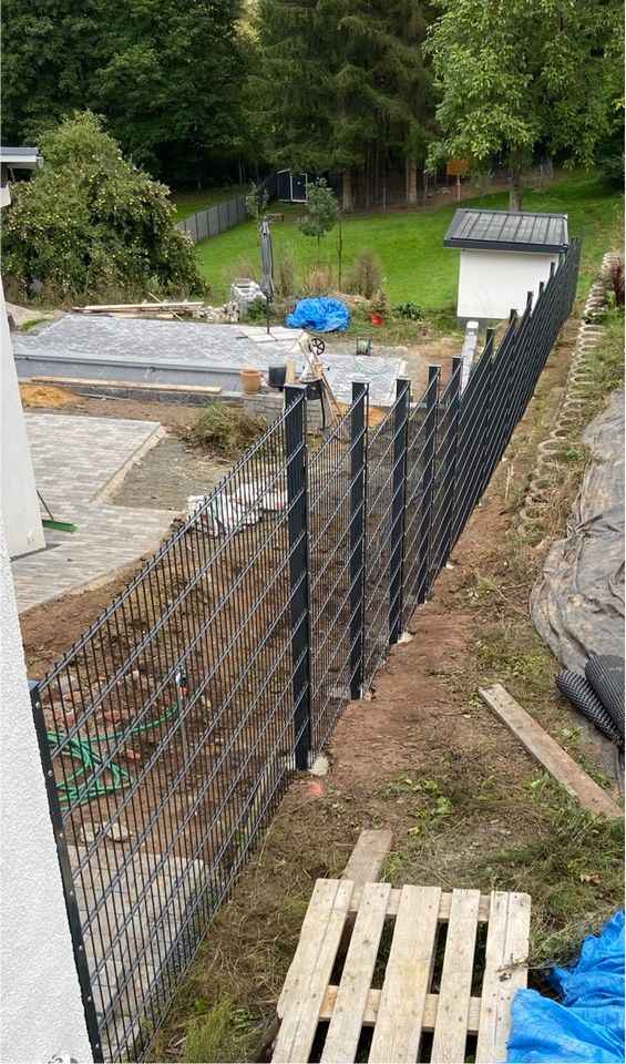 Zaunmontage Zaun Doppelstabmattenzaun Gartenzaun Sichtschutzzaun in Rieschweiler-Mühlbach