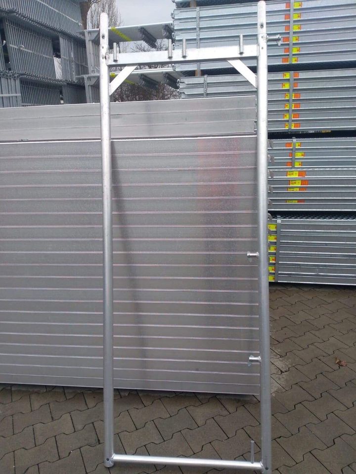 ALU - Gerüst 100,80 qm ( 8,40 H x 12,00 L ) für Gerüste für Maler in Mutterstadt