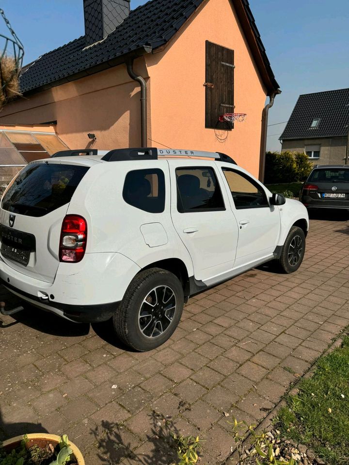 Dacia Duster Prestige tci 1.2nur 15000 km gefahren in Weißenfels