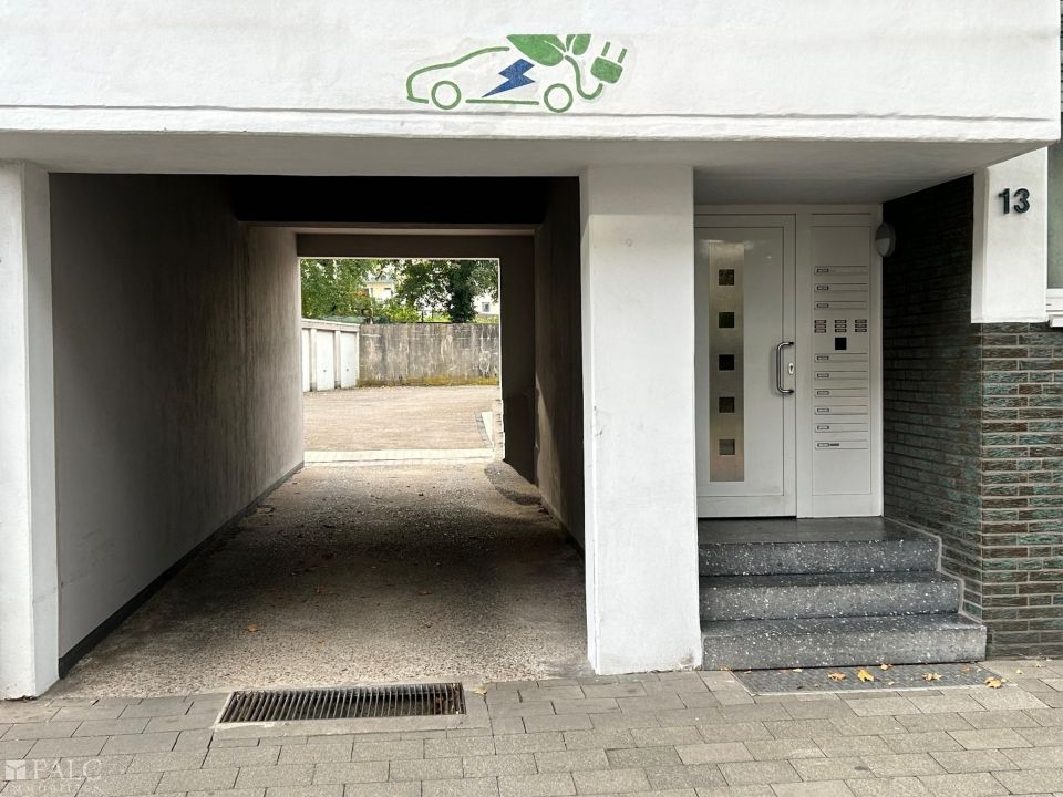 Garage mit Stromanschluss in Oberhausen