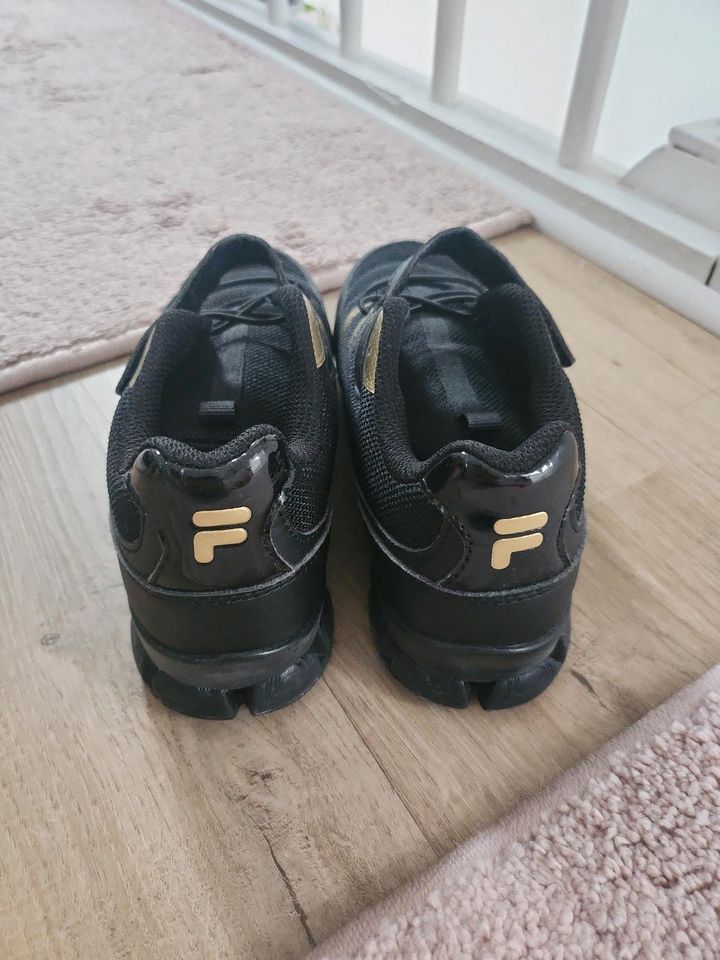 Kinder Fila Schuhe in Lampertheim