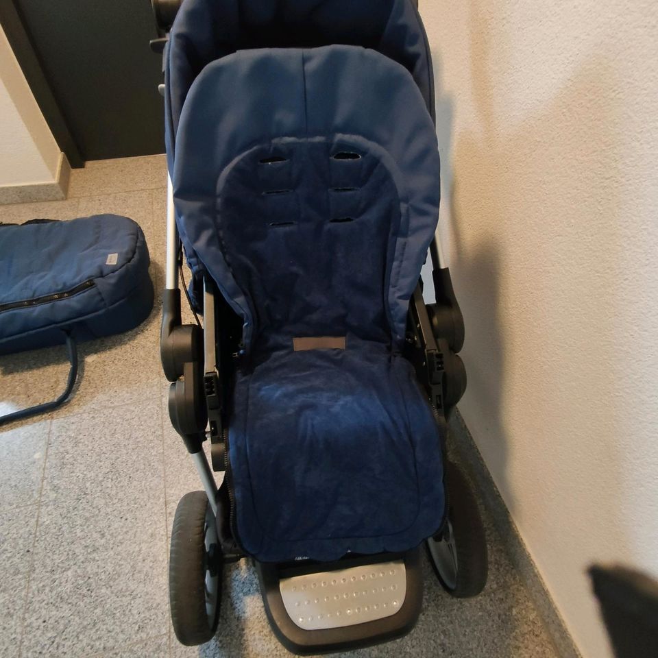 Kinderwagen in blau von teutonia in Karlsruhe