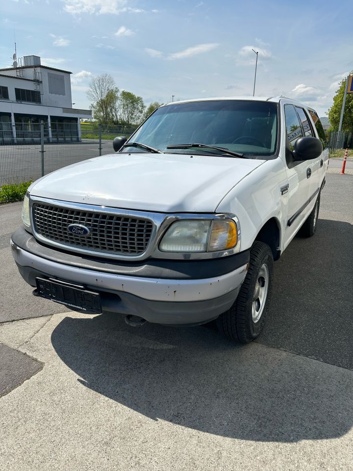 Ford Expedition 4x4 5,4l in Friedberg (Hessen)