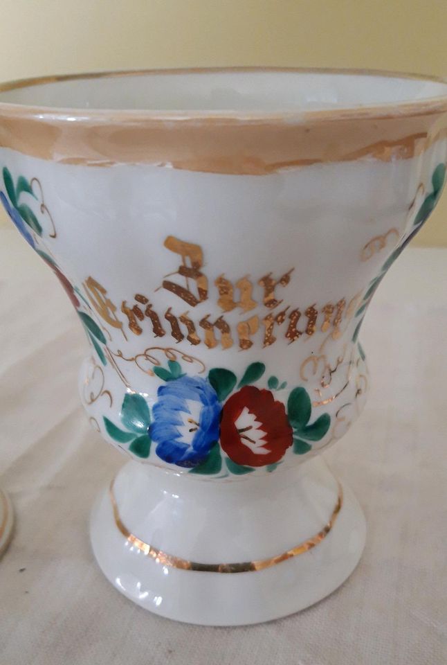 Alte antike Vorratsdose/Erinnerungsbecher mit Spruch in Wilburgstetten