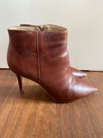 BUFFALO Stiefelette mit Reißverschluss in cognac Gr. 38 München - Bogenhausen Vorschau