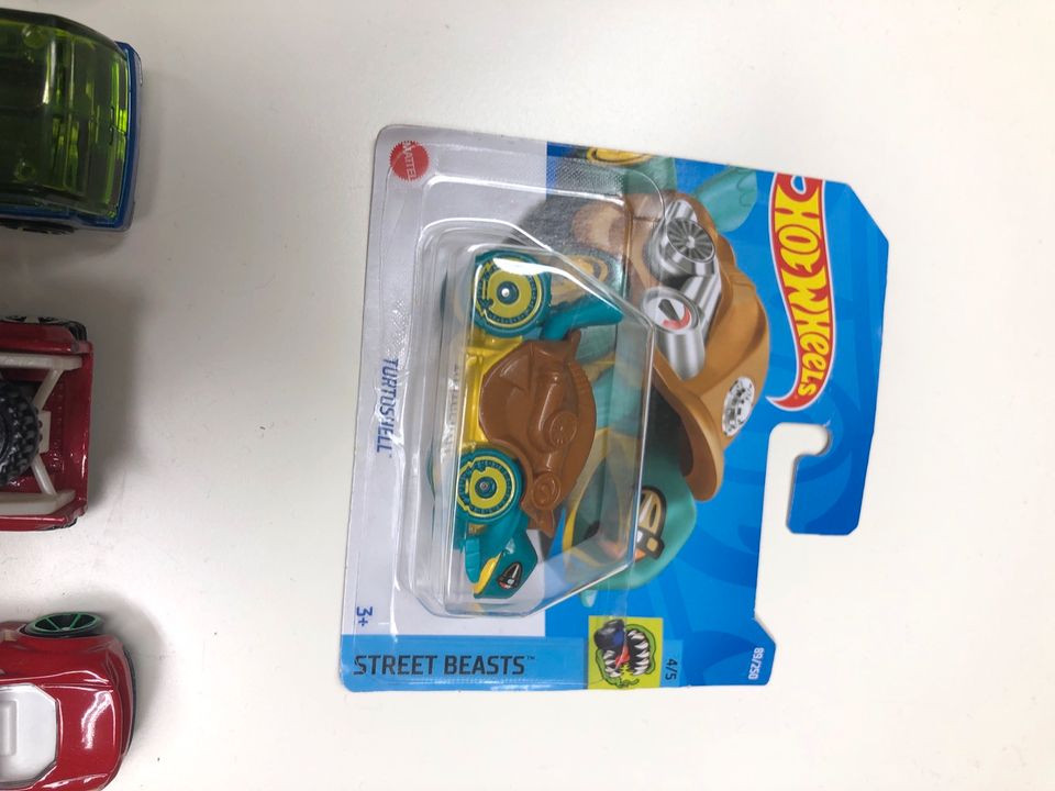 Hot Wheels Auto Set 30 -teilig in Köln Vogelsang