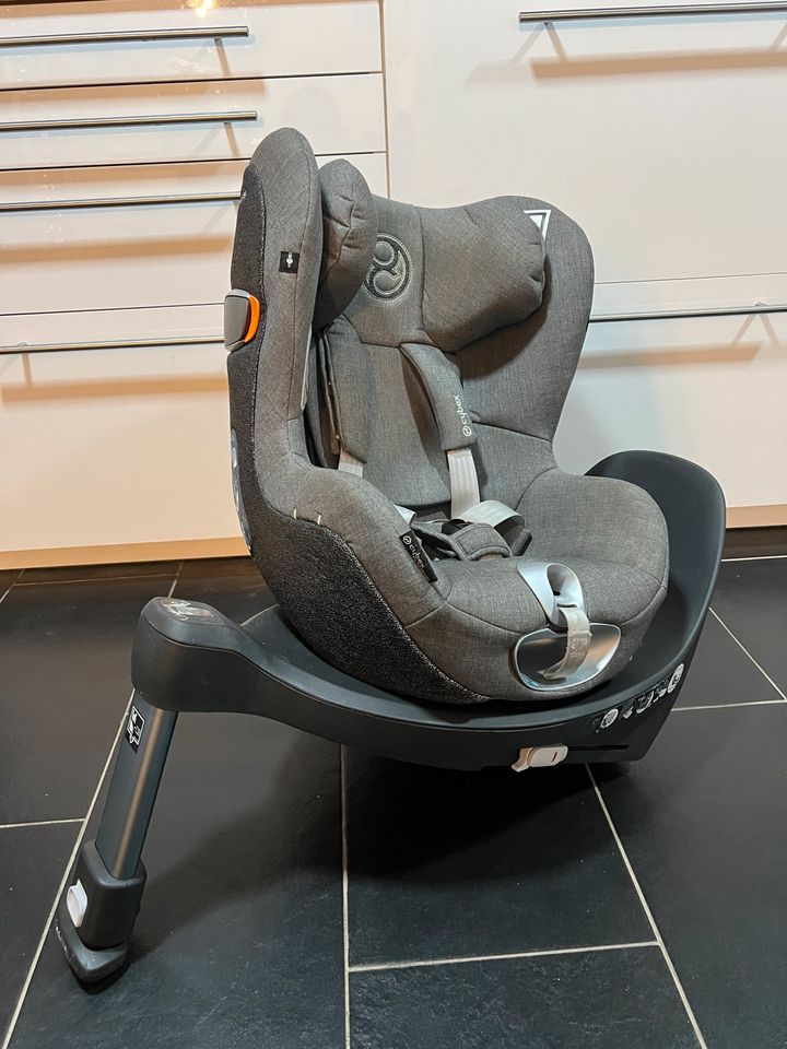 Cybex PLATINUM Sirona Zi i-Size Plus + Base ! in Duisburg