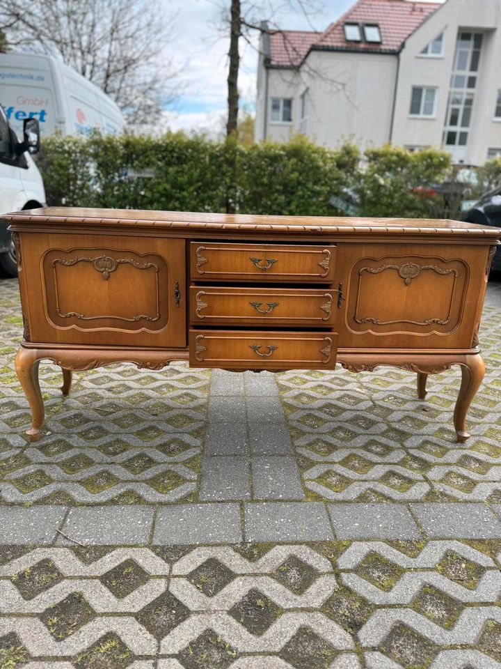 Kommode/Sideboard/nussbaum/vollholz/inklTransport/anrichte/Retro in Berlin