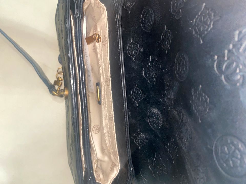 Guess beliebte Damen Handtasche Schwarz/Gold. NUR ABHOLUNG in München