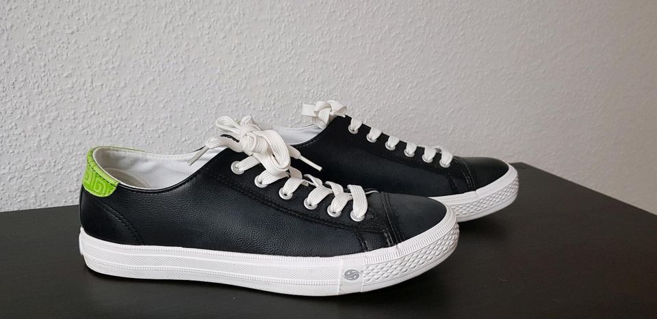 Dockers Sneakers 41 schwarz weiß in Esens