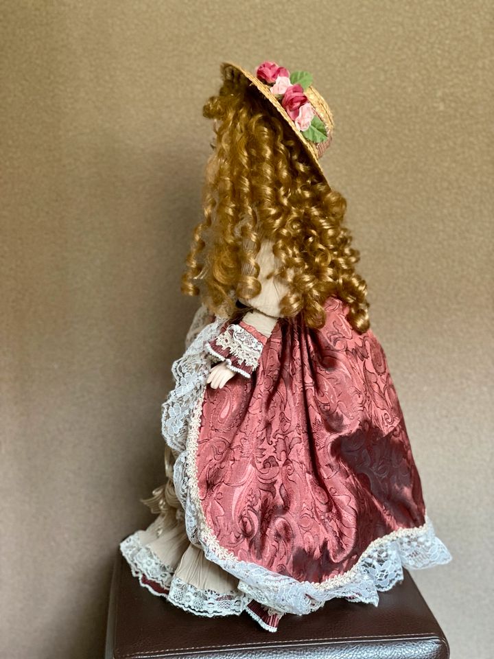 Künstlerpuppe aus der Kollektion Porcelain Dolls 56cm in St Katharinen