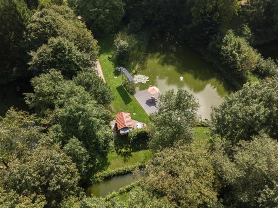 ENDVERHANDLUNG BIETERVERFAHREN Idyllischer Teich / Weiher in Bayern