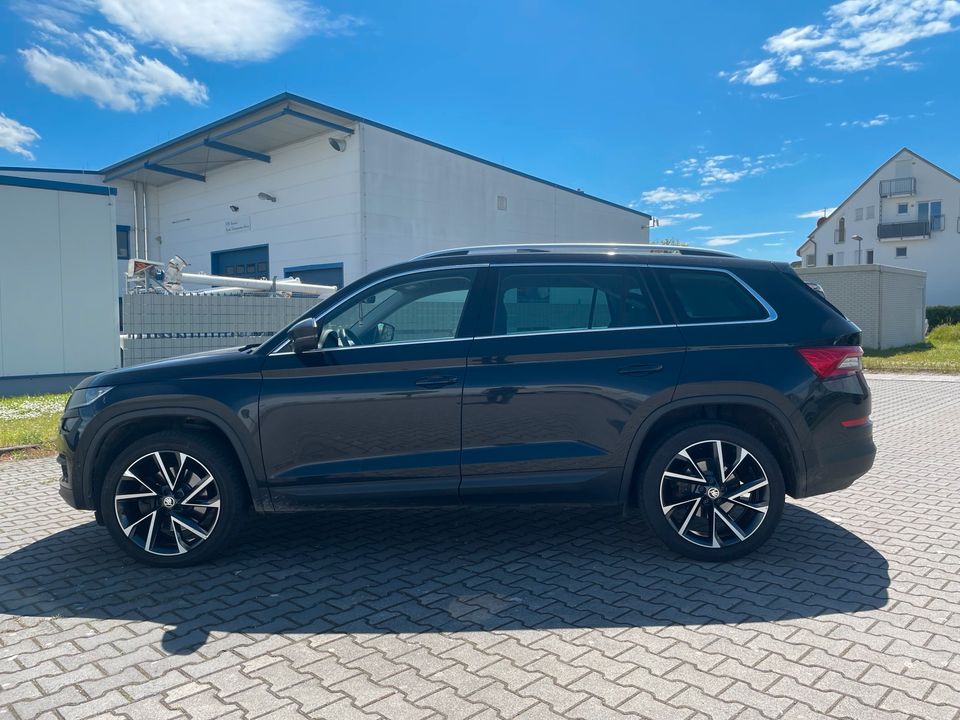 Skoda Kodiaq 2.0 TDI 4x4 DSG Style 4x4 2.0 TDI Leder LED Navi in Trebur