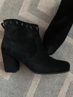 Stiefeletten schwarz Skull-Design Kr. München - Planegg Vorschau