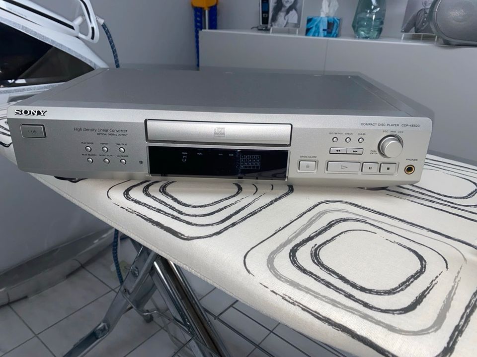 Sony Minidisc Player MDS-JE520 und Sony CD Player CDP-XE520 in Wendelstein