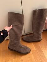Graue Wildlederstiefel Frankfurt am Main - Nordend Vorschau