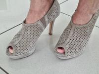 TOP Zustand Gr. 37 Paul Green Pumps Stöckenschuhe Damenschuhe Hessen - Aarbergen Vorschau