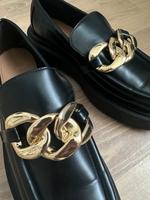 Chunky Loafer schwarz mit goldener Kette Baden-Württemberg - Böblingen Vorschau