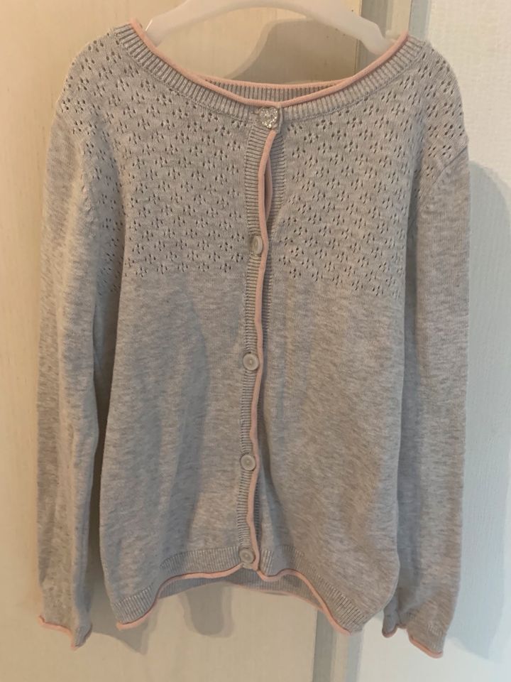 Strickjacke in Kerpen