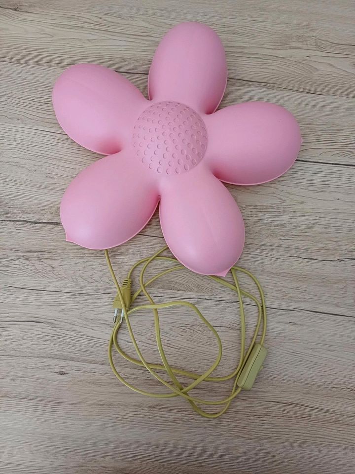 Smila Blomma , Lampe von Ikea, Kinderzimmer, Blume, rosa in Bünde