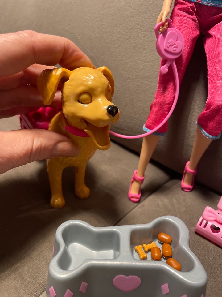 Barbie mit Hund Set m. Funktion inklusive Zubehör in Deggendorf